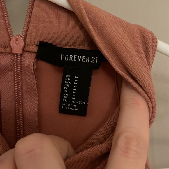 Dress - Picture 2 of 5